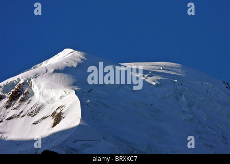 THE SUMMIT OF THE MONT BLANC, CLEANING OF THE ICE SEA ORGANIZED BY THE FRENCH ALPINE CLUB, CHAMONIX, HAUTE-SAVOIE (74), FRANCE Stock Photo