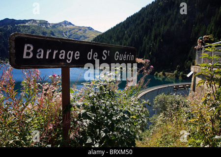 THE SAINT GUERIN DAM, A FRENCH ARCH DAM SITUATED IN THE BEAUFORTAIN NEAR ARECHES-BEAUFORT, SAVOY (73), FRANCE Stock Photo