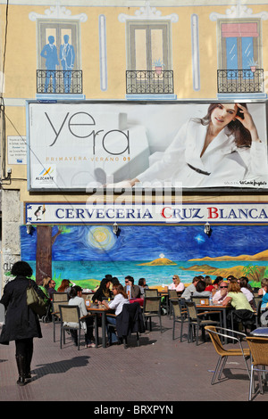 BAR RESTAURANT 'CERVECERIA CRUZ BLANCA', CALLE HORTALEZA AND PLAZA SANTA BARBARA, CHUECA, MADRID, SPAIN Stock Photo