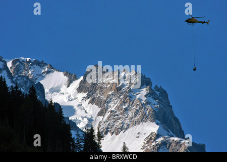 CLEANING OF THE ICE SEA ORGANIZED BY THE FRENCH ALPINE CLUB, CHAMONIX, HAUTE-SAVOIE (74), FRANCE Stock Photo