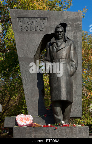 Monument to the Soviet spy Richard Sorge in Moscow, Russia Stock Photo ...