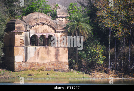 Ruins of a Maharaja's summer house at Ranthambore National Park, Rajasthan, India Stock Photo