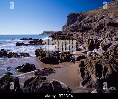 Carboniferous Limestone Cliffs at Mewslade Bay near Pitton on the Gower Peninsular, Swansea, South Wales. Stock Photo