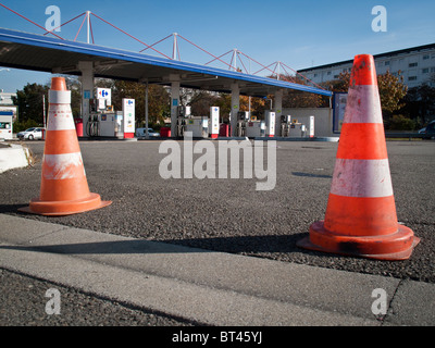 A petrol station at a Carrefour shopping center lies empty in Nantes, France, October 18, 2010 Stock Photo