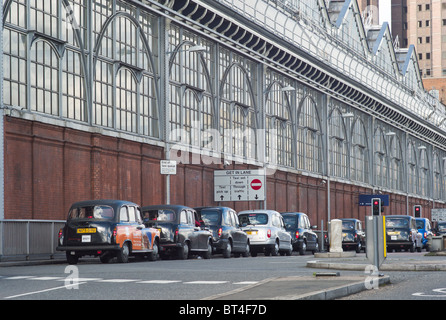 Taxi rank outside London Waterloo station Stock Photo