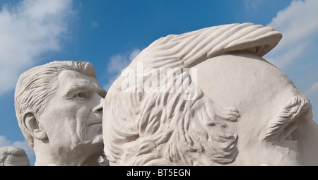 White concrete sculptures of US Presidents, at David Adickes Sculpturworx Studio in Houston, Texas, USA