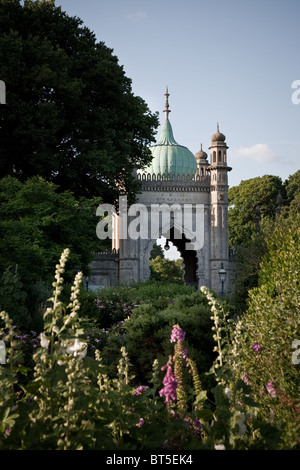 Royal Pavilion Indo-Saracenic style architecture gate entrance arch copper coloured domes with spires Stock Photo