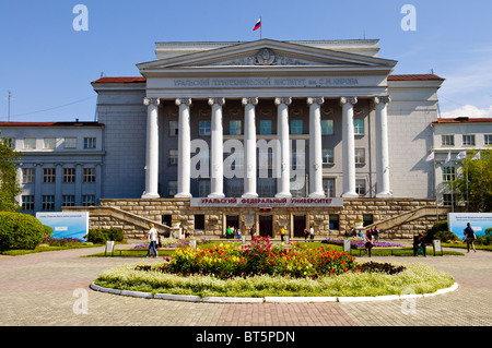 Porno jinsiy aloqa hojatxonasi Maxfiy vasvasalar porno filmini tomosha qiling