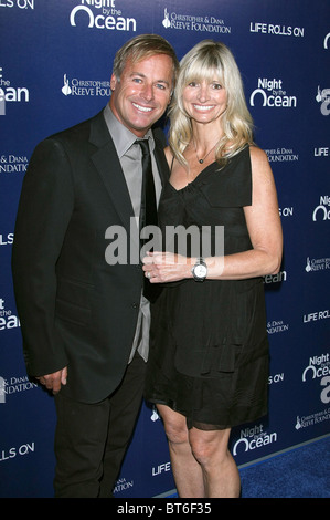 BOB HURLEY SHELLEY HURLEY 7TH ANNUAL NIGHT BY THE OCEAN GALA BEVERLY HILLS LOS ANGELES CALIFORNIA USA 17 October 2010 Stock Photo