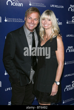 BOB HURLEY SHELLEY HURLEY 7TH ANNUAL NIGHT BY THE OCEAN GALA BEVERLY HILLS LOS ANGELES CALIFORNIA USA 17 October 2010 Stock Photo