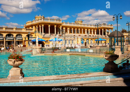 The largest medicinal thermal baths in Europe. The Neo baroque Szechenyi baths, City Park, budapest, Hungary Stock Photo