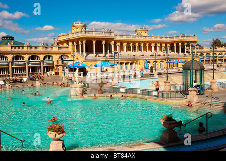 The largest medicinal thermal baths in Europe. The Neo baroque Szechenyi baths, City Park, budapest, Hungary Stock Photo