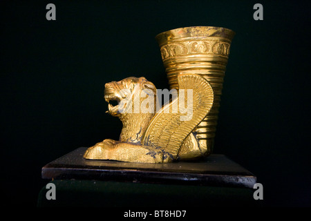 Achaemenid Persian Lion rhyton. Gold. 5th century BC. Iran. Achaemenid ...