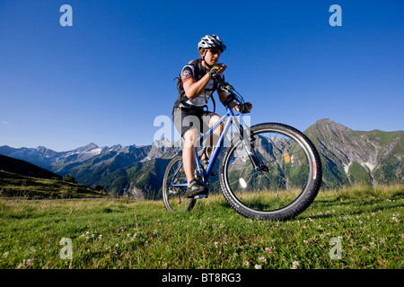 Mountain biker, Zillertal Alps, Mayerhofen, North Tyrol, Austria, Europe Stock Photo