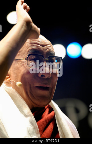 His Holiness the 14th Dalai Lama held a public talk 'Human Approaches to World Peace' in Toronto, Canada. Stock Photo