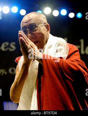 His Holiness the 14th Dalai Lama held a public talk 'Human Approaches to World Peace' in Toronto, Canada. Stock Photo