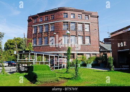 Art in front of the Atelierhaus building on the Flutgraben canal, last frontier post of the former GDR, Berlin-Treptow Stock Photo