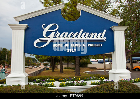 Sign at the entrance to Graceland, the home of Elvis Presley in Memphis, Tennessee, USA Stock Photo
