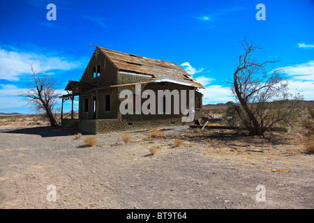 Abandoned house on the historic Route 66, Ludlow, California, USA, North America Stock Photo