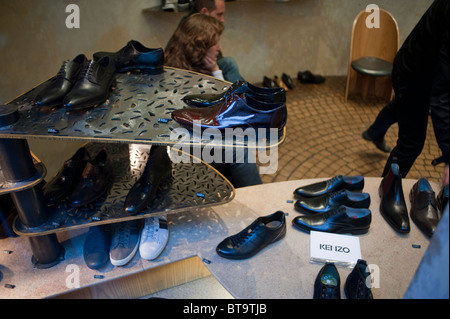 Paris, France, Le Marais District, Men's Shoe Store, Shop Window Displays, shopping shoes Stock Photo