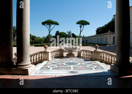 fontaine fountain gardens of the Villa Medicis Italia Italie Italy Roma Rome scool villa medicis Stock Photo