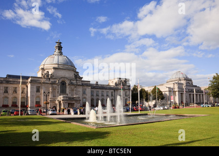 Cathays Park, Cardiff, Glamorgan, South Wales, UK. City Hall civic centre with National Museum and Art Gallery beyond Stock Photo
