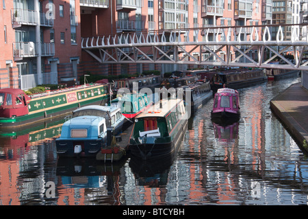 Apartment complex over the canal at King Edward's Wharf in Birmingham, UK. Stock Photo