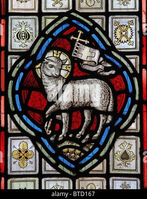 Stained glass depicting the Agnus Dei (The Lamb of God) in Duomo ...