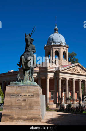 Statue of Christiaan Rudolph de Wet, a famous Boer leader, at the 4th Raadsaal monument in Bloemfontein Stock Photo