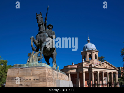 Statue of boer leader Christiaan Rudolph de Wet at  the 4th Raadsaal, the Parliament of the Boer Republic Stock Photo