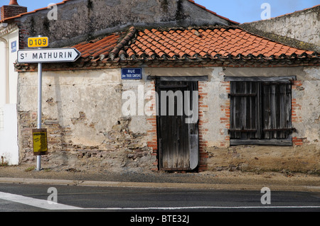 Old French house on the roadside in St Foy in the Vendee region of France Stock Photo