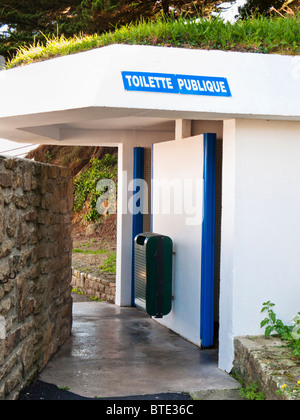 Public toilet sign, Europe Stock Photo - Alamy