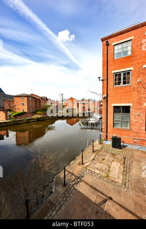 Leeds Liverpool Canal, Leeds City Centre, Northern England, UK Stock ...