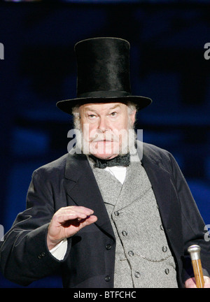 Actor Timothy West presents history of St Pancras Station at opening of St Pancras International Eurostar Terminal, London Stock Photo