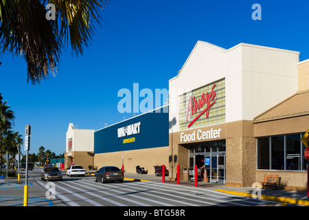 Walmart Supercenter in Haines City, Central Florida, USA Stock Photo