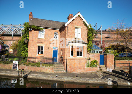 Lock keepers cottage at lock 92 in Castlefield, Manchester UK Stock Photo
