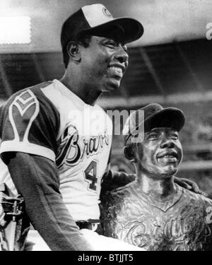 Hall of Fame baseball player Hank Aaron with the Atlanta Braves circa 1970s  Stock Photo - Alamy