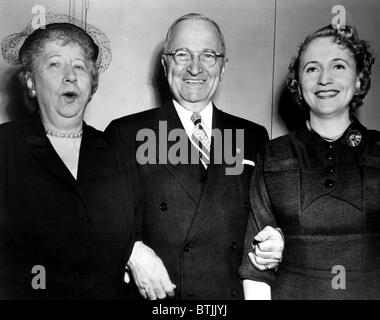 Former U.S. President Harry Truman (center), with wife Bess Truman (far left), and daughter Margaret Truman (far right), c. 1950 Stock Photo