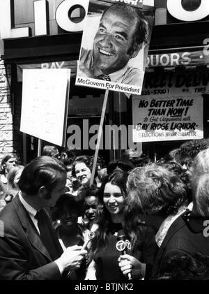 foreground center: Kathleen Kennedy (daughter of the late Senator Robert F. Kennedy), talking to newsmen during a campain tour f Stock Photo