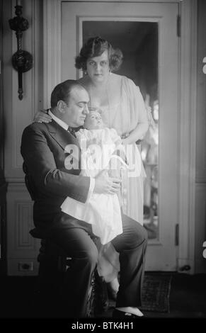 Enrico Caruso (1873-1921), with his wife, the former Dorothy Park Benjamin (1893-1955), and their baby daughter, Gloria. 1919. Stock Photo