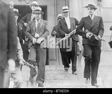 MACHINE GUN KELLY - George Kelly Barnes - (1895-1954) US prohibition ...