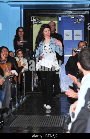 Miranda Cosgrove Promotes Quaker Chewy Granolas Bars Afterschool Alliance Stock Photo