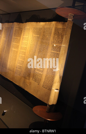 Ancient Torah Scroll Stock Photo: 30031444 - Alamy