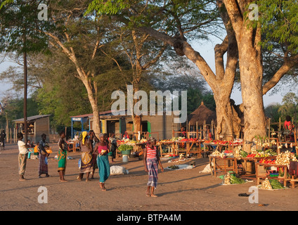 Village roadside market selling fruit and vegetables in Mozambique Stock Photo