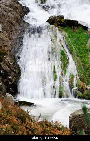 Rhaeadr Ogwen ( Ogwen Waterfalls ) at the head of the Nant Ffrancon Valley in Gwynedd, North Wales. Stock Photo