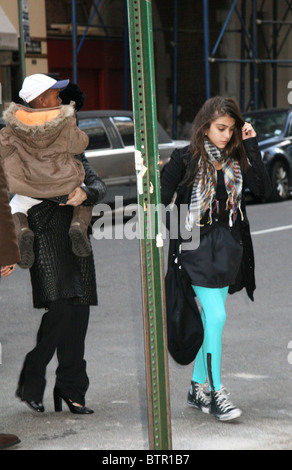 Madonna, Guy Ritchie and Children at Kabbalah Center Stock Photo