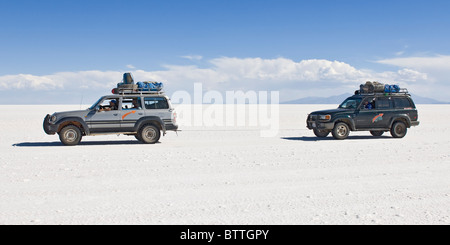 Four wheel drive on the Salar de Uyuni, Potosi, Bolivia Stock Photo