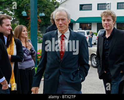 CLINT EASTWOOD attends a Monterey Jazz Festival reception at his Mission Ranch - CARMEL, CALIFORNIA Stock Photo