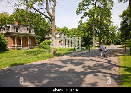 Cottage Row at Snug Harbor Cultural Centre on Staten Island Stock Photo