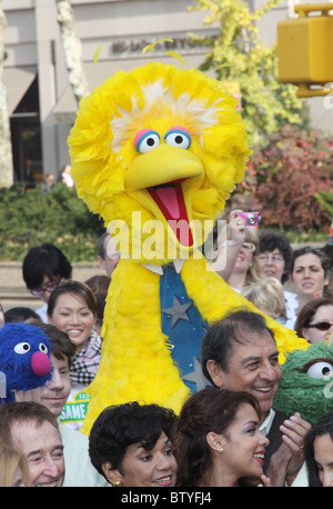 SESAME STREET Day Commemorates Show's 40th Anniversary Stock Photo - Alamy